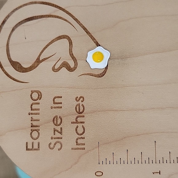 BREAKFAST TIME STUD EARRINGS - Picture 4 of 8